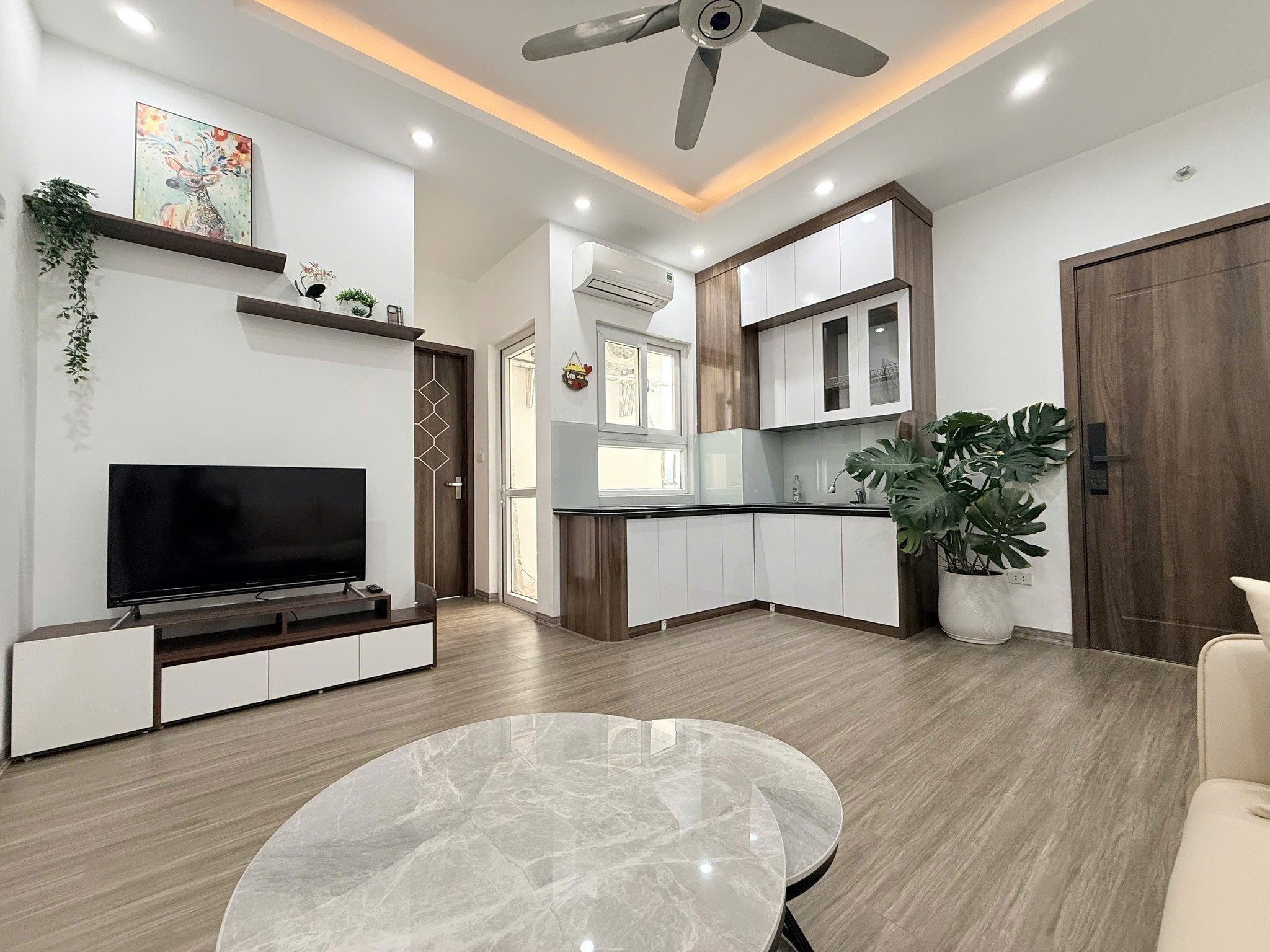 Bán Chung Cư Phường Việt Hưng, Long Biên 76m2, giá 4,7 tỷ (Lô góc)