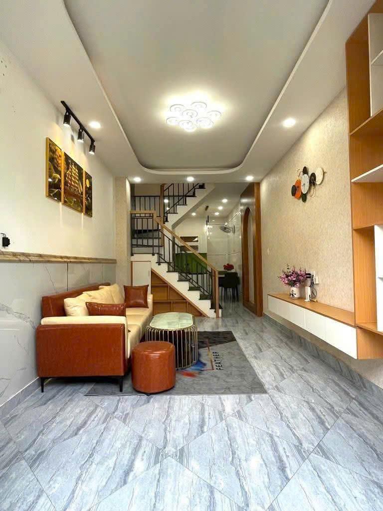 Bán nhà MTKD 2xx Hoàng Hoa Thám, p13, Tân Bình (4*15) cổng ga T3