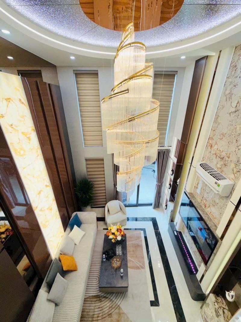 **Bán nhà mặt tiền Ni Sư Huỳnh Liên** phường 10, Tân Bình (5,5*22) 2 tầng