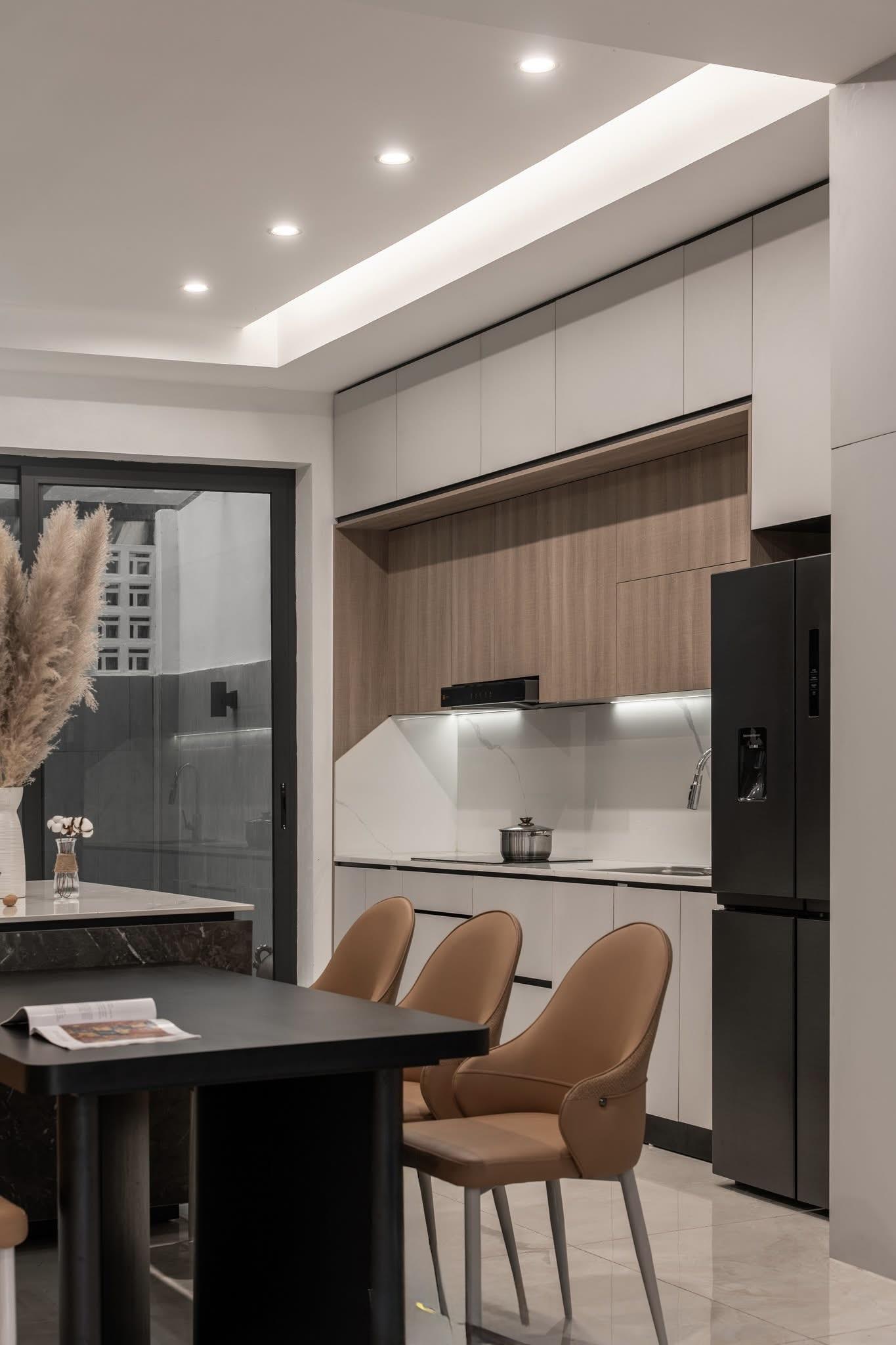 **Bán nhà mặt tiền Trần Văn Danh, phường 13, Tân Bình (4x22) 4 tầng ga T3