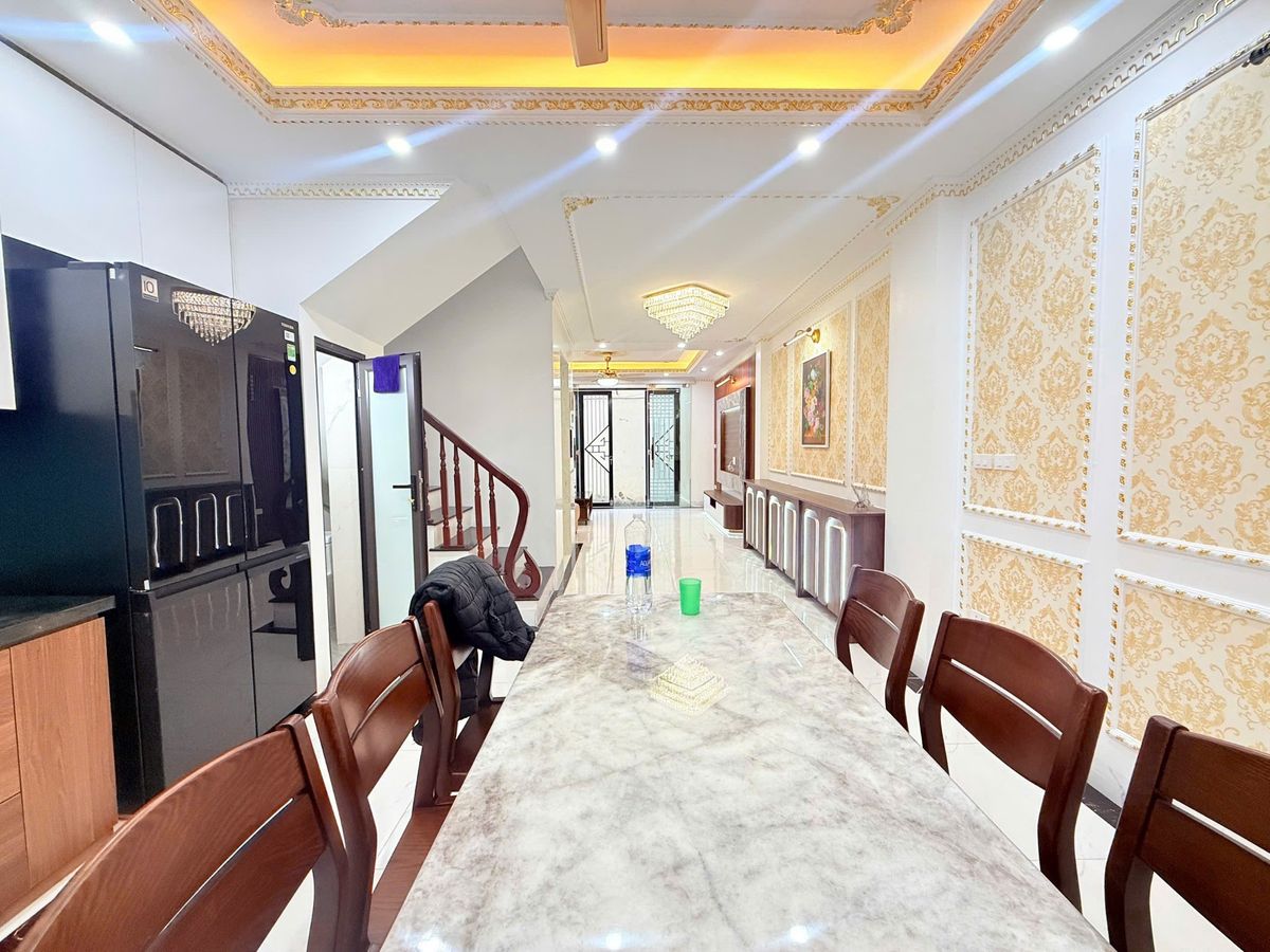 Bán nhà phố Xuân Diệu, quận Tây Hồ, vị trí đẹp, ngõ nông, rộng, 50m, 8 tầng đẹp hiện đại, thang máy.