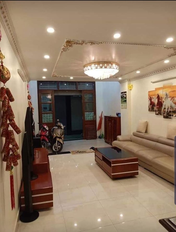 Bán nhà phố Hàng Than, quận Ba Đình. 2 mặt thoáng, ngõ nông, rộng, 57m, 5 tầng đẹp, có ô chờ thang máy.