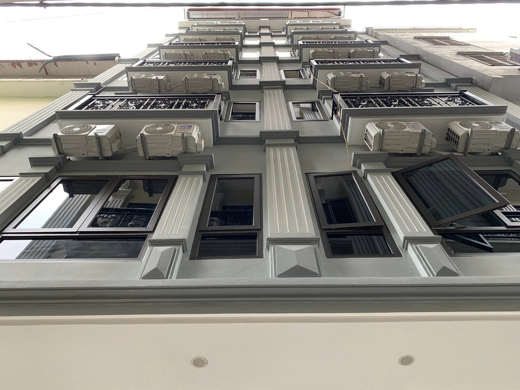 Bán nhà mặt phố Lý Thường Kiệt, vị trí rất đẹp, 2 thoáng, 98m, mặt tiền rộng, 8 tầng đẹp, hiện đại, thang máy