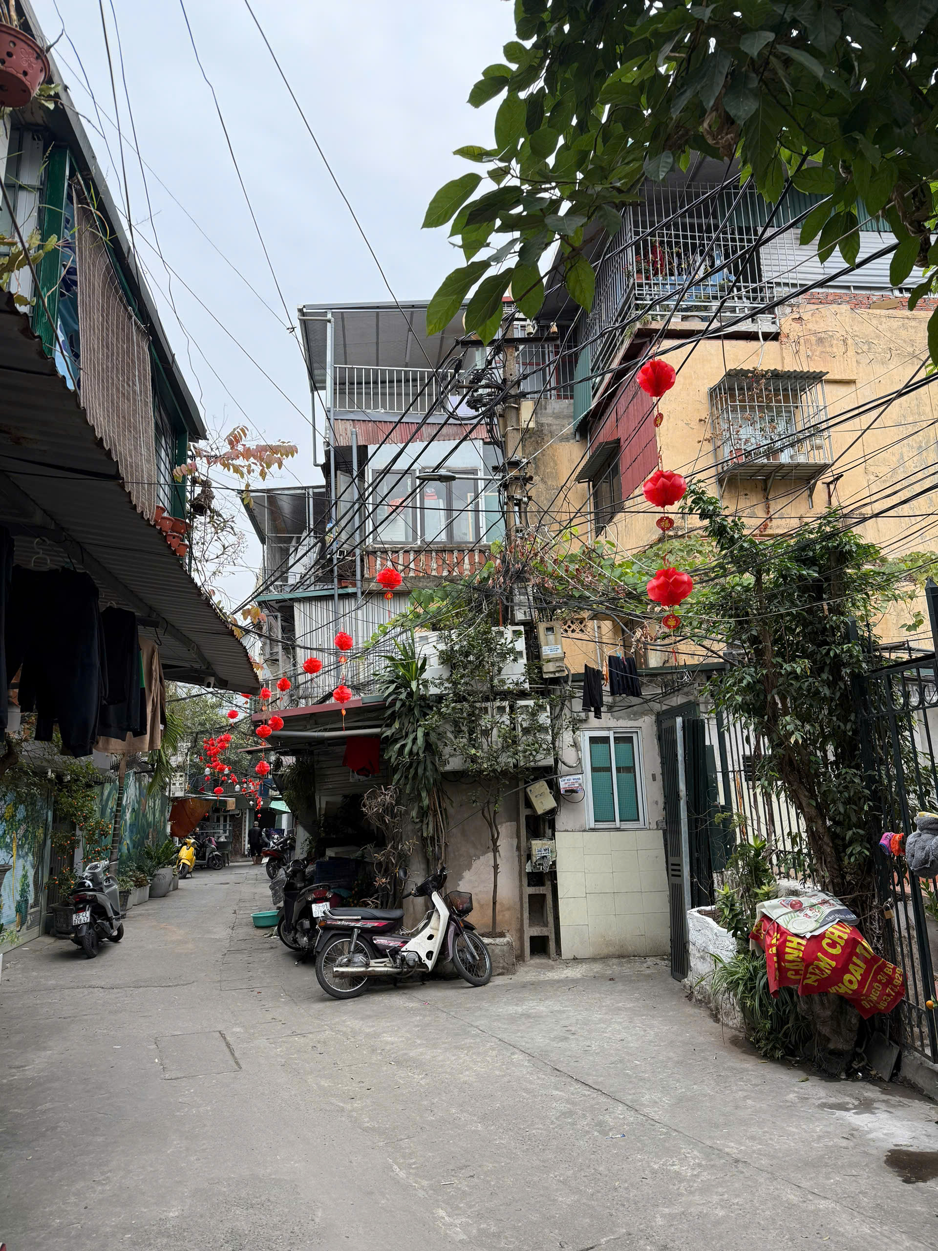 Cần bán căn hộ tầng 3 + 4 tập thể Mai Hương DTSD 80m2, 3.2 tỷ SĐCC