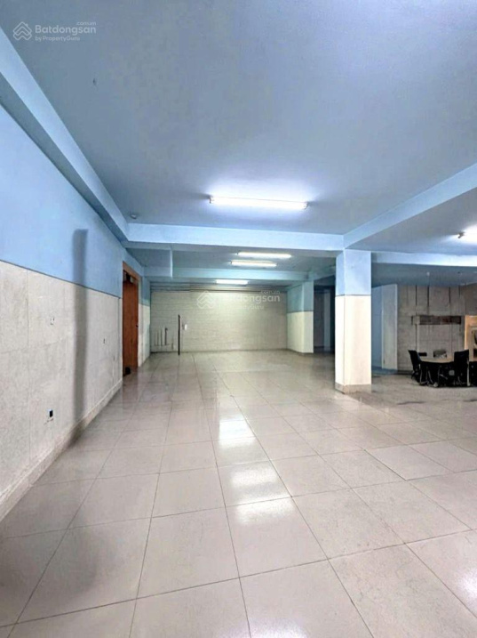 MẶT TIỀN DẠ NAM--DƯƠNG BÁ TRẠC SÁT QUẬN 1- 5 TẦNG THANG MÁY SỊN SÒ - 5x20m , DÒNG TIỀN 70tr/tháng