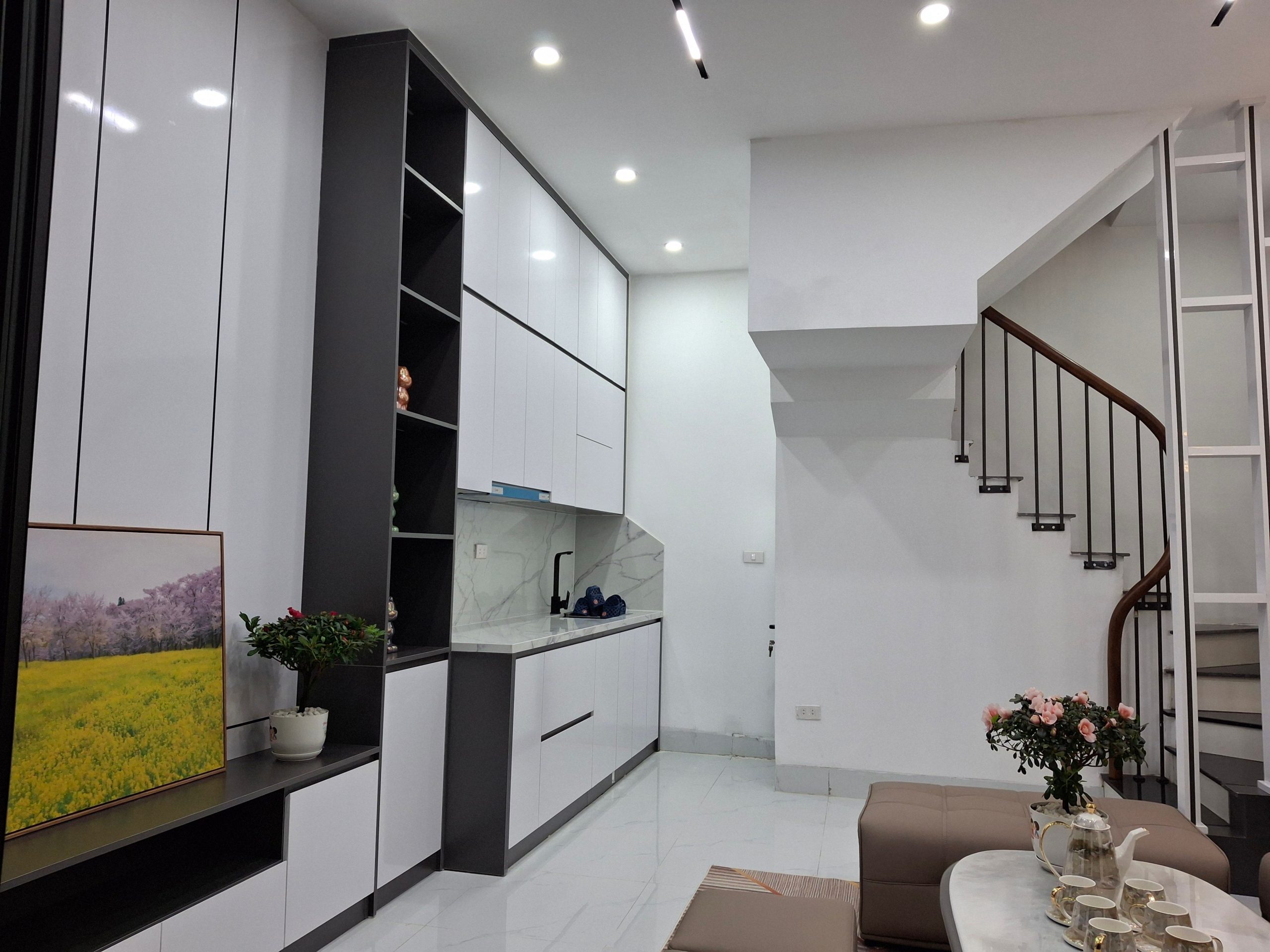 [BÁN GÂP] NHÀ LƯƠNG KHÁNH THIỆN 26M² – 5 TẦNG – 4 PN KHÉP KÍN – CÁCH PHỐ VÀI BƯỚC – GIÁ 9.35 TỶ