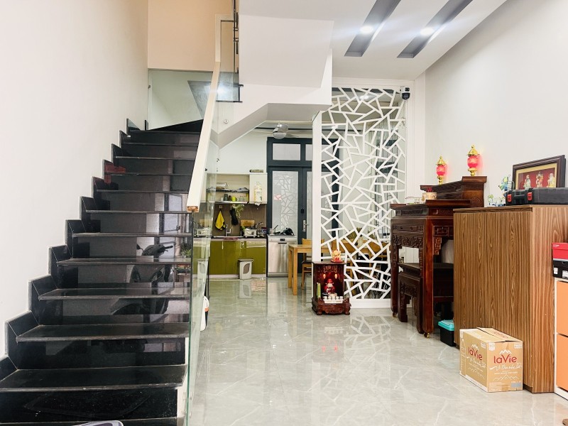 Bán nhà đường số 50, DT 81m2, 4 tầng, Phường Hiệp Bình Chánh, Thủ Đức, TP HCM - Giá 7,49 tỷ, Sổ Hồng. Liên hệ: