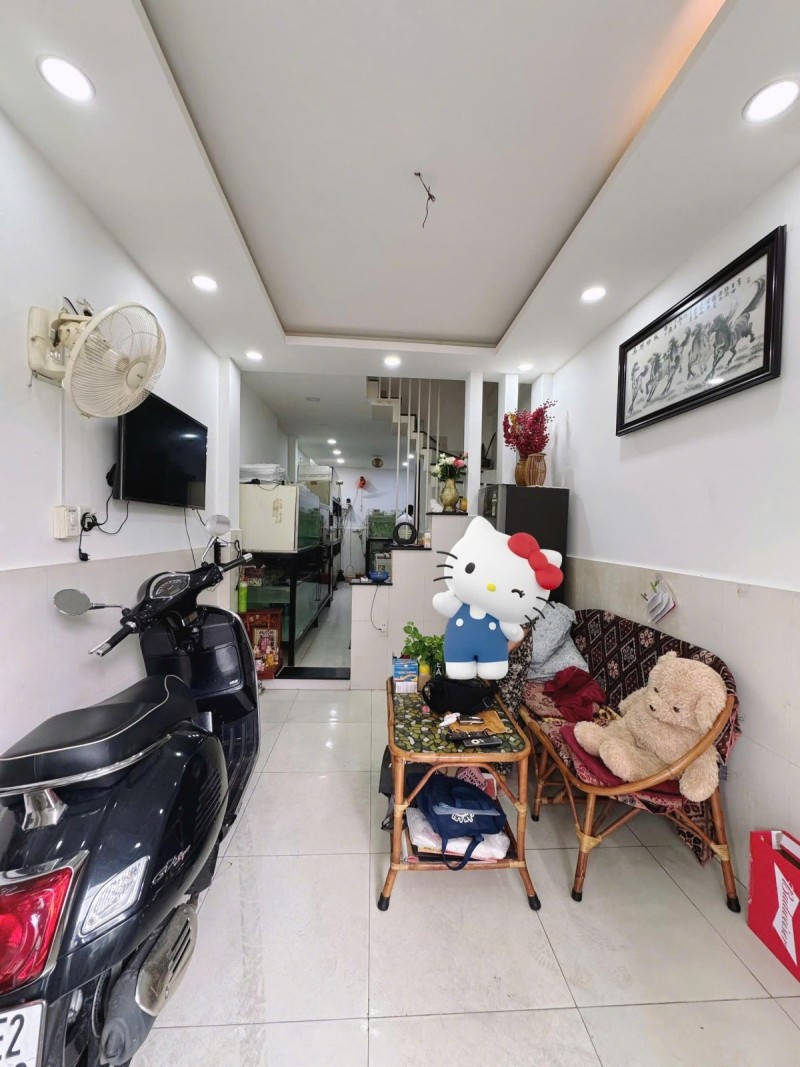 NHÀ PHÚ NHUẬN - ĐƯỜNG NGUYỄN KIỆM - 3 TẦNG BTCT - 4PN - GIÁ 3.75 TỶ