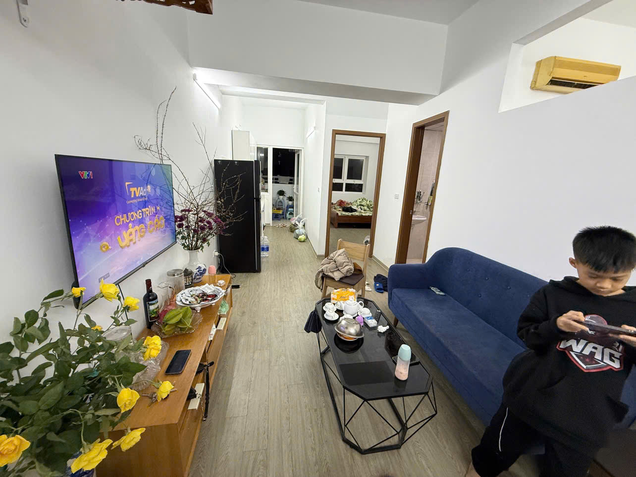 Cần cho thuê căn hộ Nam Trung Yên, 50m2, 2 ngủ, 10 Triệu Full đồ ở hộ gia đình