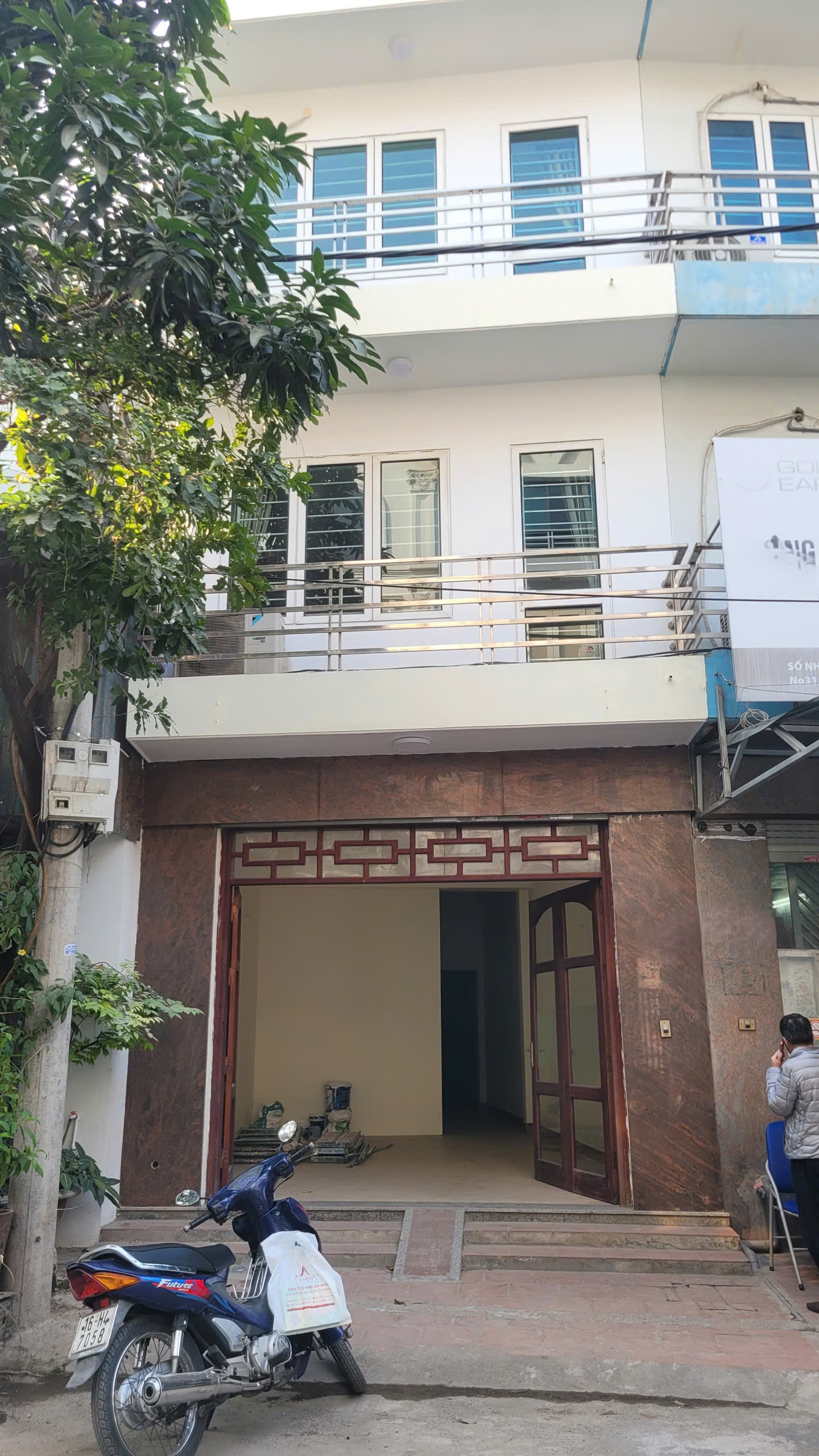 Cho thuê nguyên căn phố Đỗ Đức Dục, 80m2 x 4 tầng, 27 Triệu thang máy