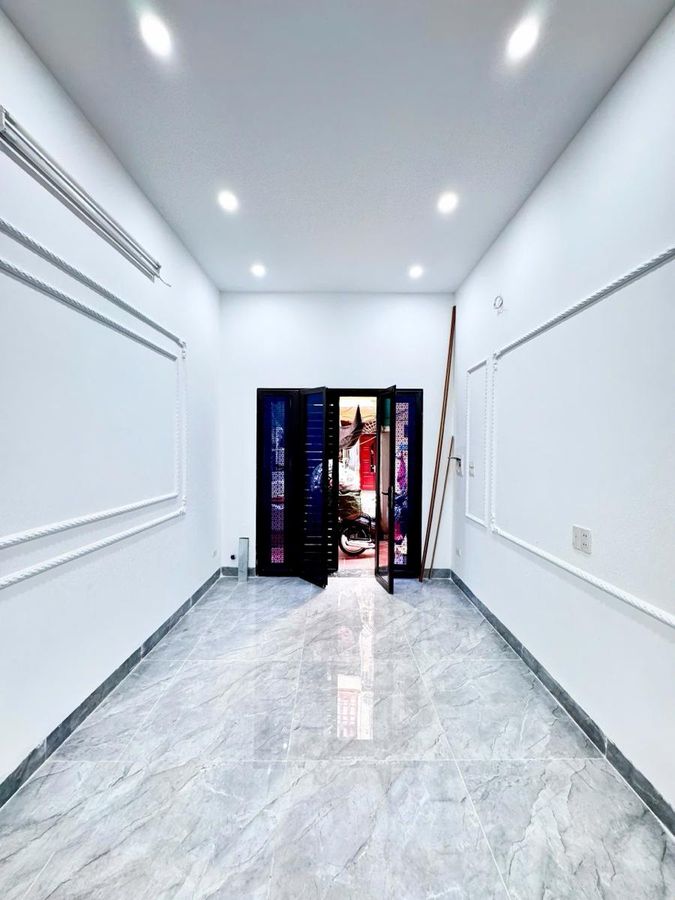 BÁN GẤP NHÀ PHỐ HOÀNG MAI – LÔ GÓC – NGÕ NÔNG Ô TÔ ĐỖ CỔNG – NGÕ THÔNG – 43M² × 3 TẦNG – 8.1 TỶ