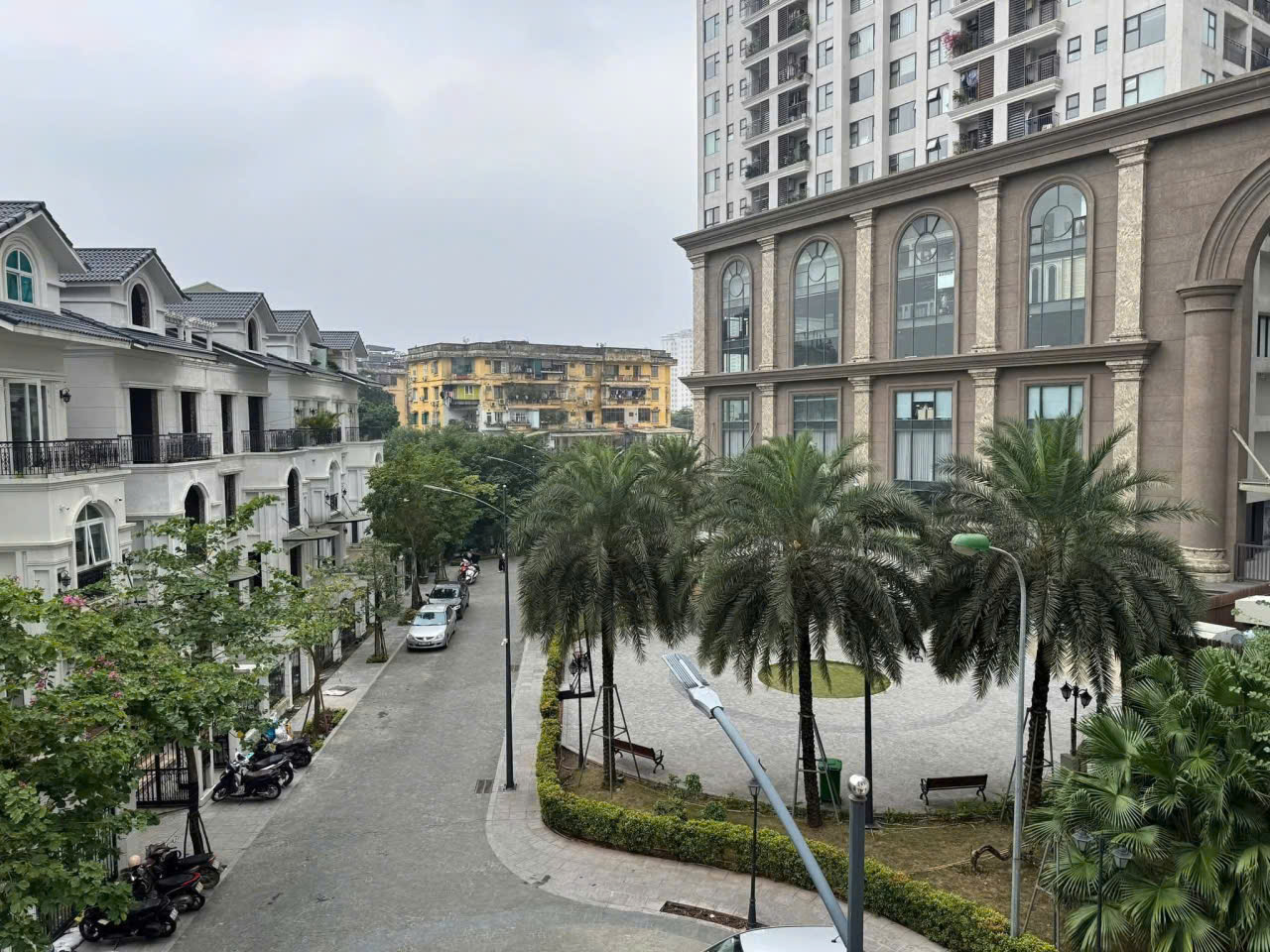 BÁN BIỆT THỰ KHU NHÀ Ở XUÂN LA – TÂY HỒ – 135M² – PHÂN LÔ VỈA HÈ – 70 TỶ (CTL)