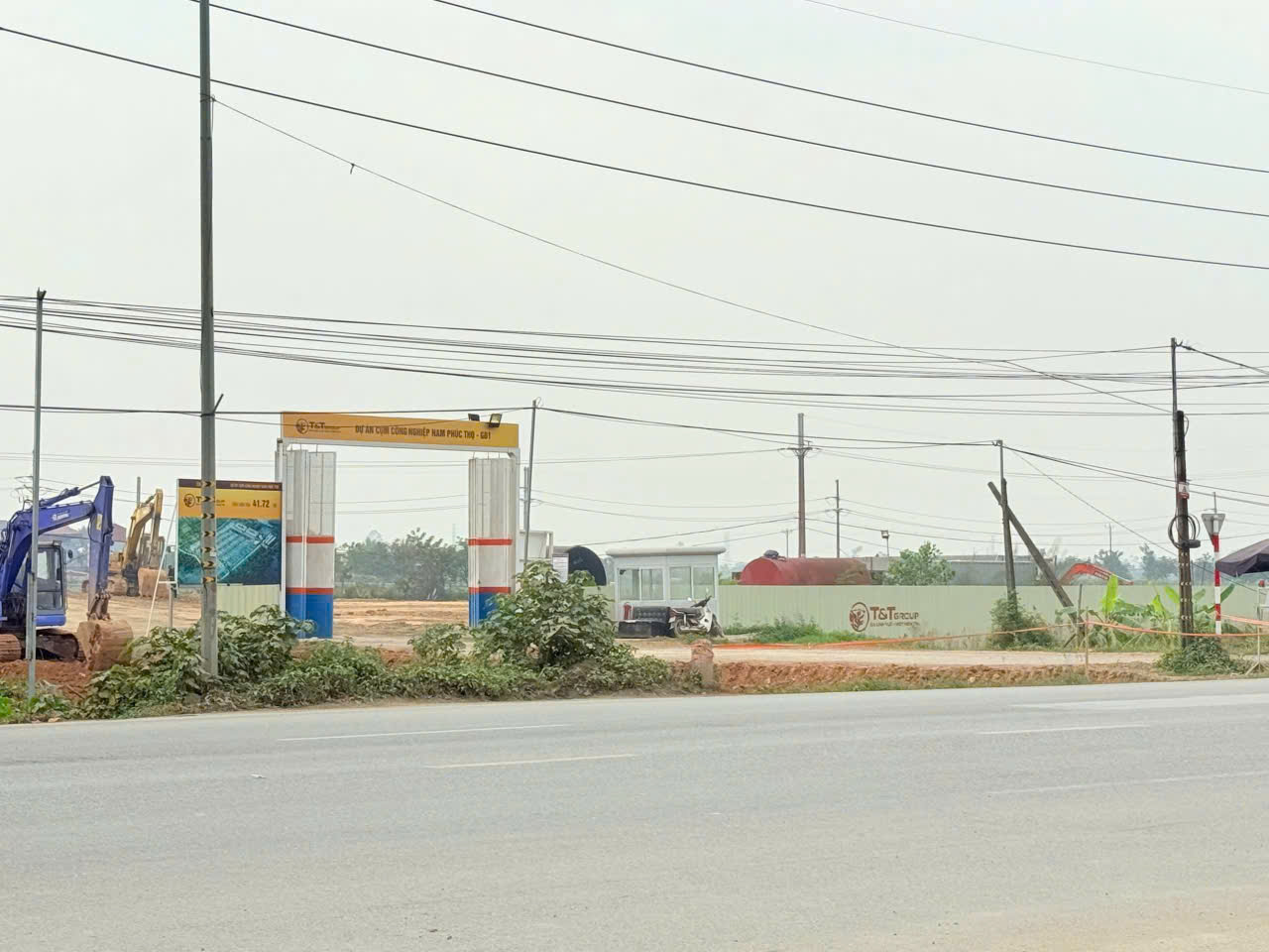 CC CẦN BÁN CĂN NHÀ CẤP 4 NGỌC TẢO,PHÚC THỌ, HÀ NỘI. DIỆN TÍCH 72M CÁCH , ĐƯỜNG 32. TRƯỜNG HỌC .CÁC CẤP,TRỢ, TRẠM Y TÊ,