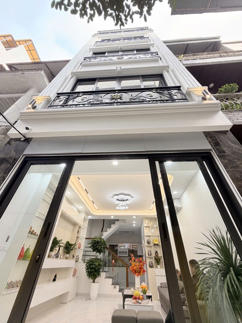 Bán Nhà Phố Tô Vĩnh Diện 50m x 5 Tầng MT 4.6 Thang máy Ô Tô Đỗ Cửa 19.8 Tỷ