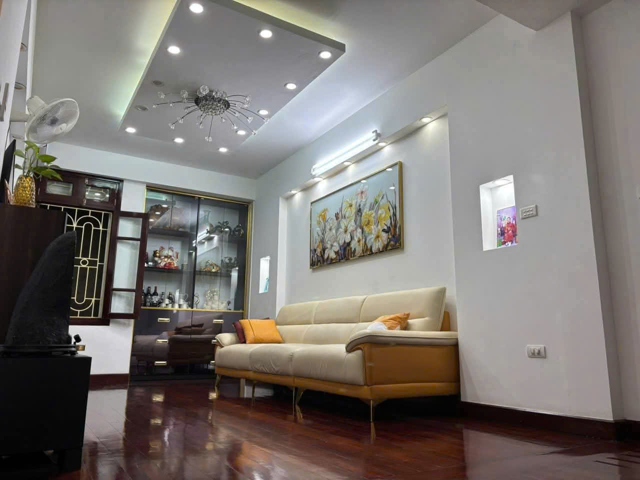 Bán nhà Mễ Trì Hạ 50m², 4 tầng, giá 16 tỷ, ngõ thông, gần phố.