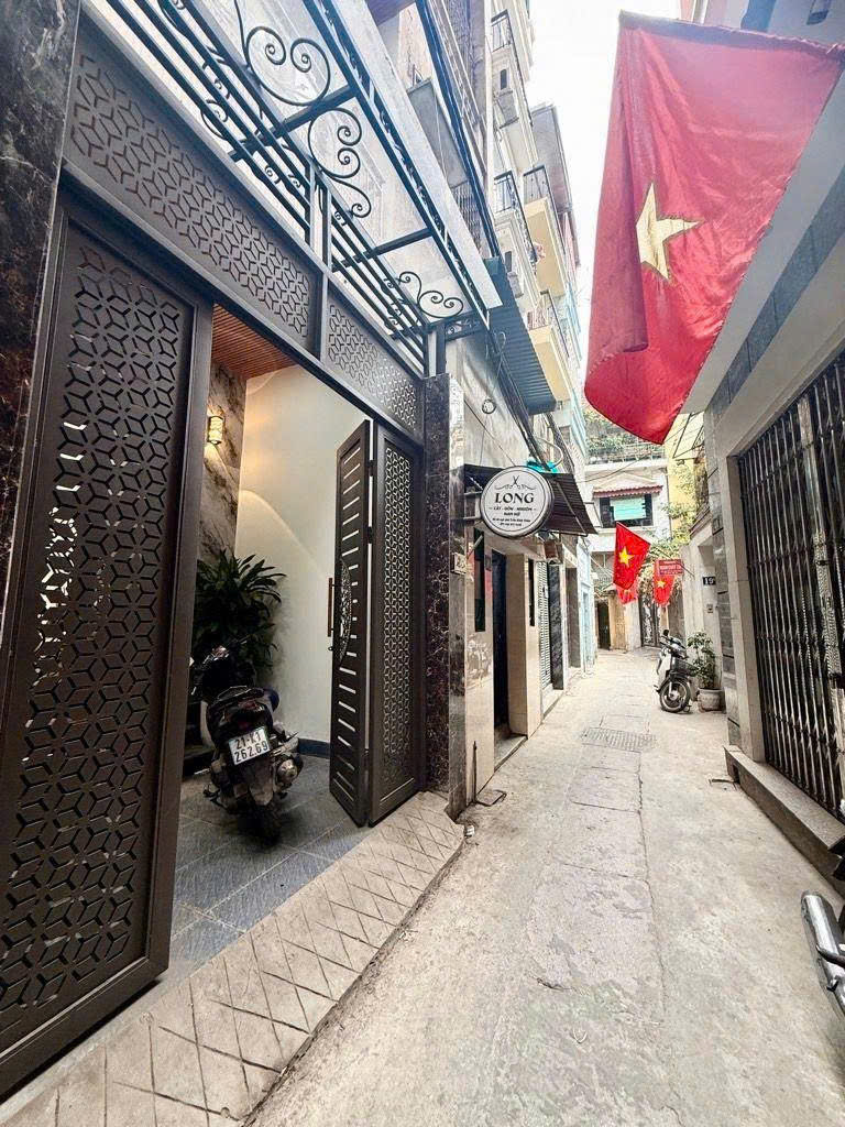 Siêu phẩm trần khát chân bán nhà 4 tầng long lanh ngõ thông kinh doanh nho hai bà trưng