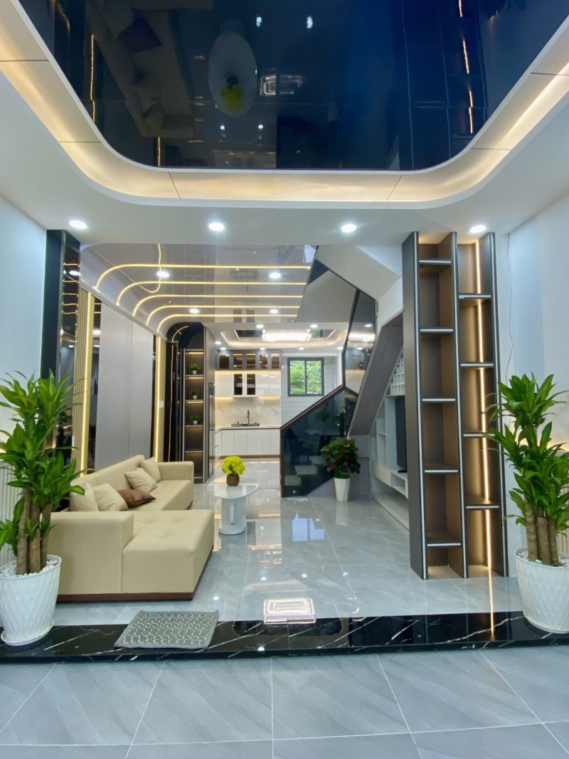 Nhà phố vừa hoàn thiện 1 trệt 2 lầu có sân thượng giá tốt