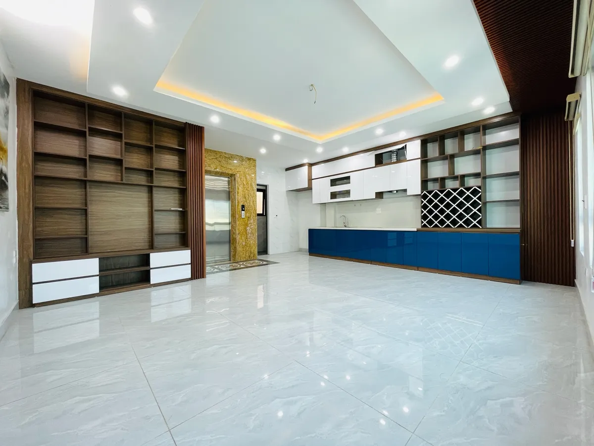 Bán Nhà Vũ Tông Phan. Thanh Xuân. 6 Tầng Thang Máy. Ô Tô. DT 48m2. MT 6.1m. Giá 17.4 Tỷ