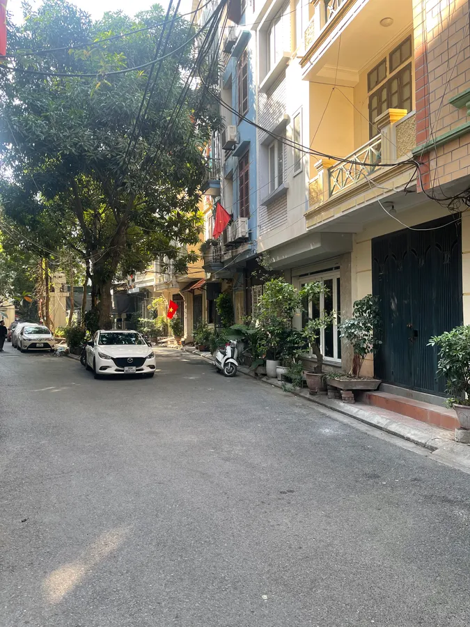 Nhà đẹp Đường Cổ Nhuế -Ngõ Ô Tô - Kinh Doanh - 65m -5 T - MT 4.5m - Gíá 11.6 tỷ