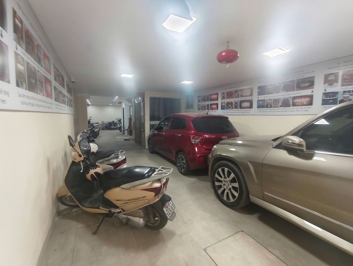 Bán Nhà Trường Chinh. Đống Đa. 9 Tầng Thang Máy. Ô Tô. DT 111m2. MT 4.8m. Giá 42.5 Tỷ.