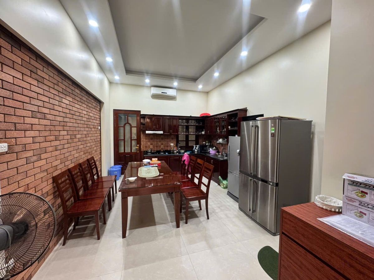 Bán Nhà Nghĩa Đô. Cầu Giấy. Ô Tô. Vỉa Hè. DT 68m2. 5 Tầng. Giá 36.4 Tỷ