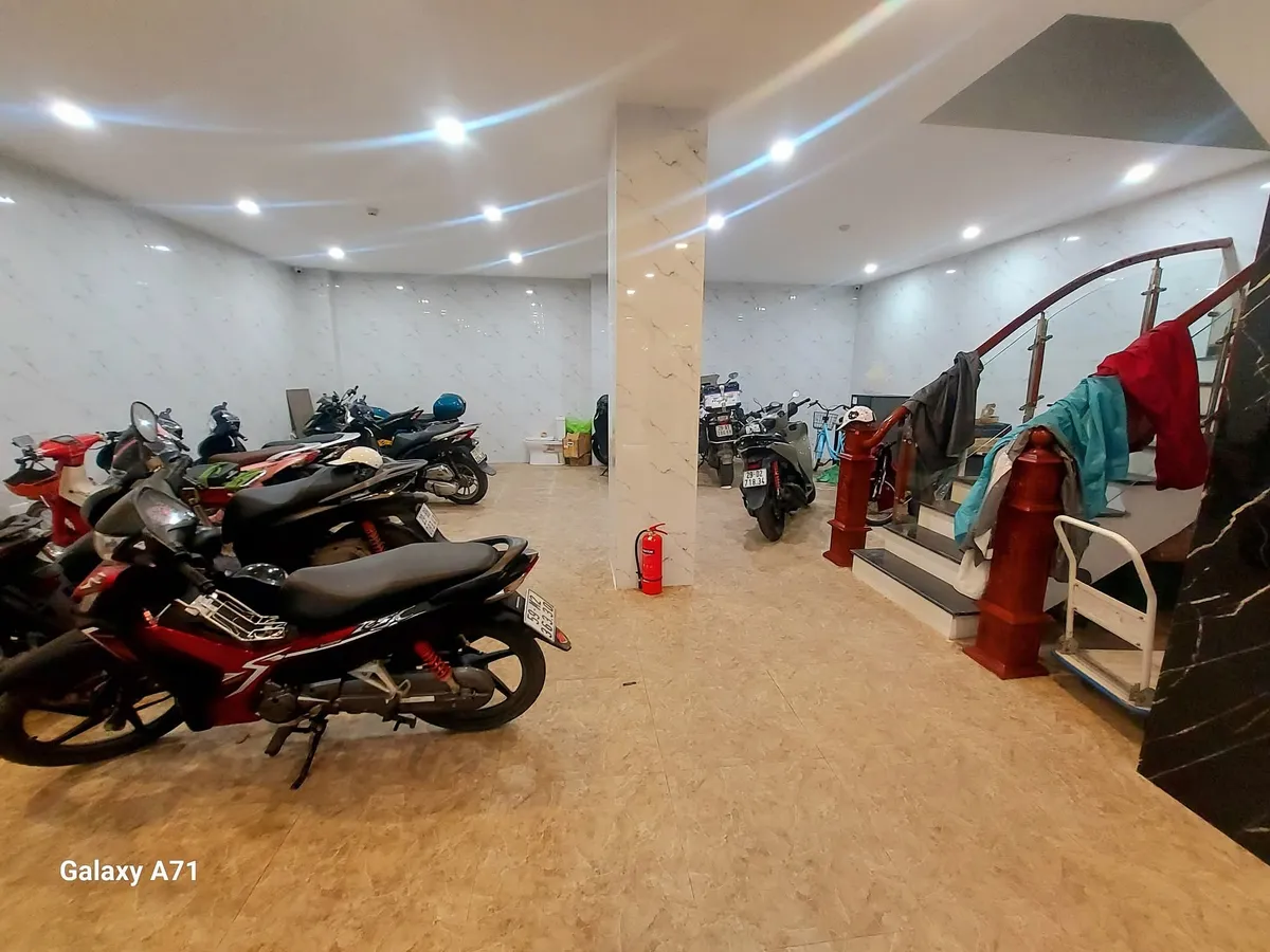 Bán Nhà Quan Nhân. Thanh Xuân. Lô Góc. 9 Tầng Thang Máy. DT 120m2. MT 9.5m. Giá 57.6 Tỷ.