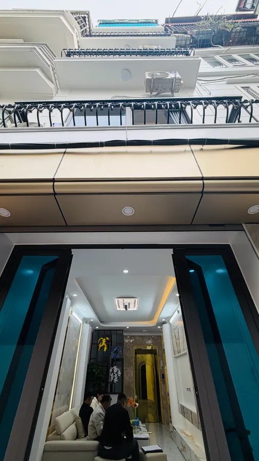 Bán Nhà Phố Hoàng Văn Thái 35m x 5 tầng Thang Máy Ngõ Ba Gác 10.8 Tỷ