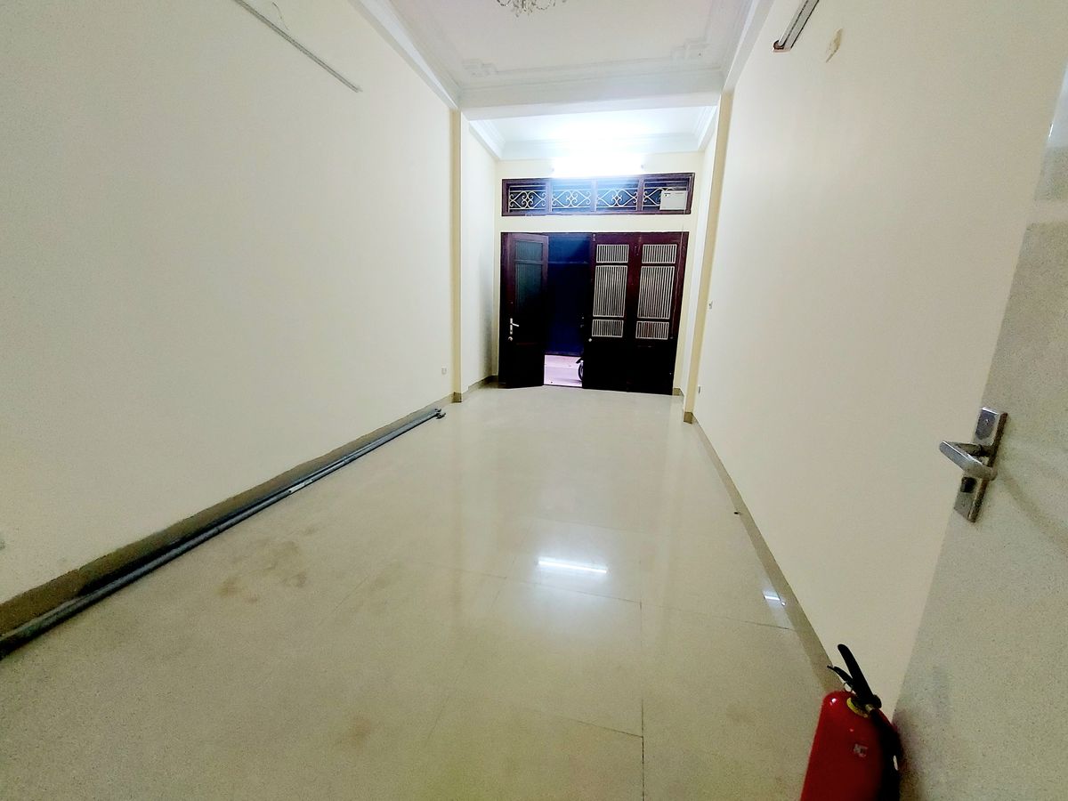 Bán Nhà Vương Thừa Vũ. Thanh Xuân. Ô Tô. DT 48m2. MT 3.2m. 4 Tầng. Giá 16.7 Tỷ.