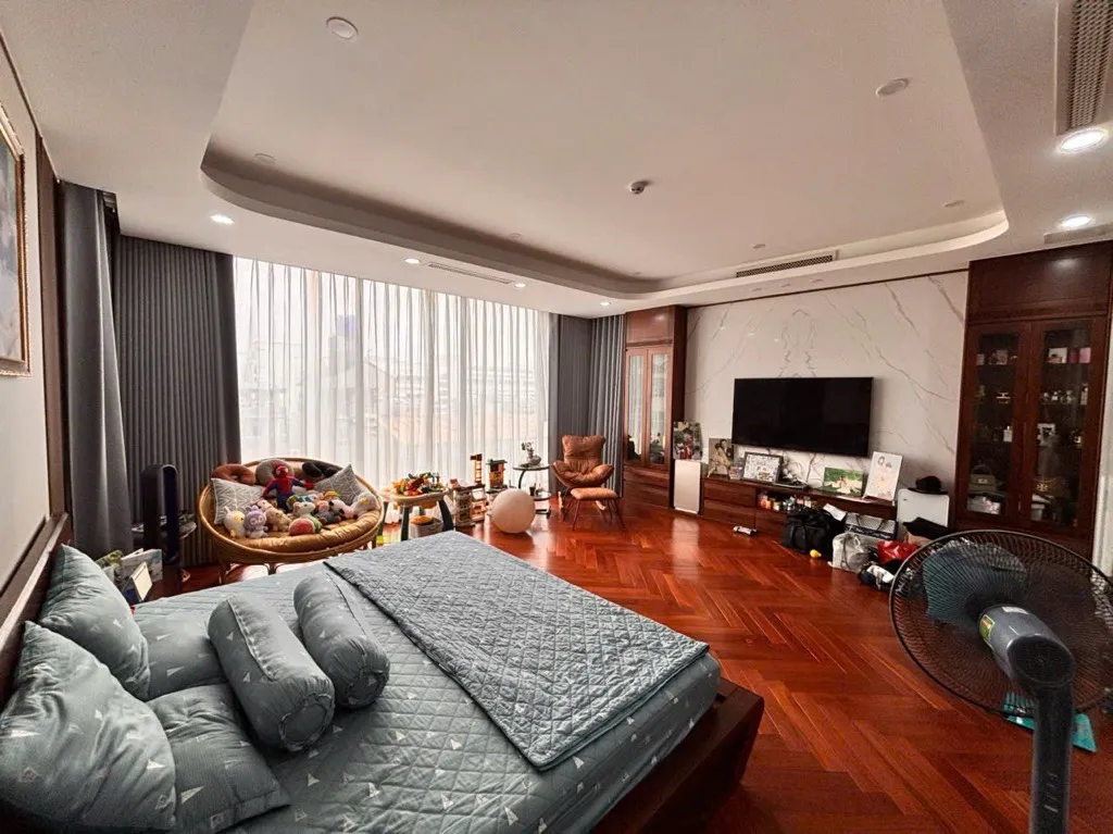 Bán Nhà Mặt Phố Trung Phụng. Đống Đa. Ô Tô. Vỉa Hè. Thang Máy. DT 98m2. Giá 86.5 Tỷ