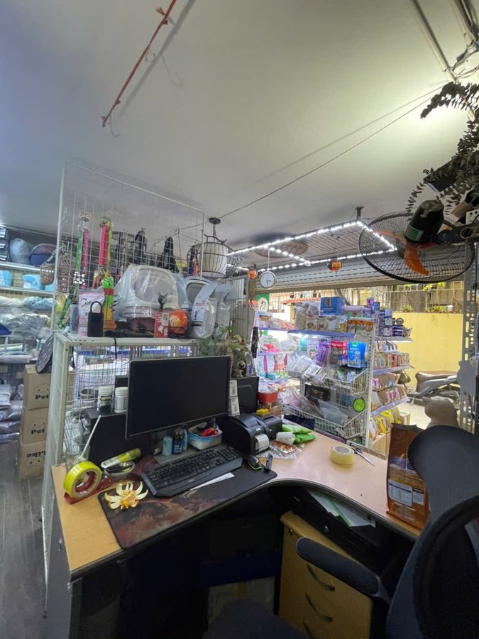 Bán Nhà Nguyễn Ngọc Vũ. Cầu Giấy. Ô Tô. DT 108m2. MT 9.3m. 2 Tầng. Giá 32.2 Tỷ.