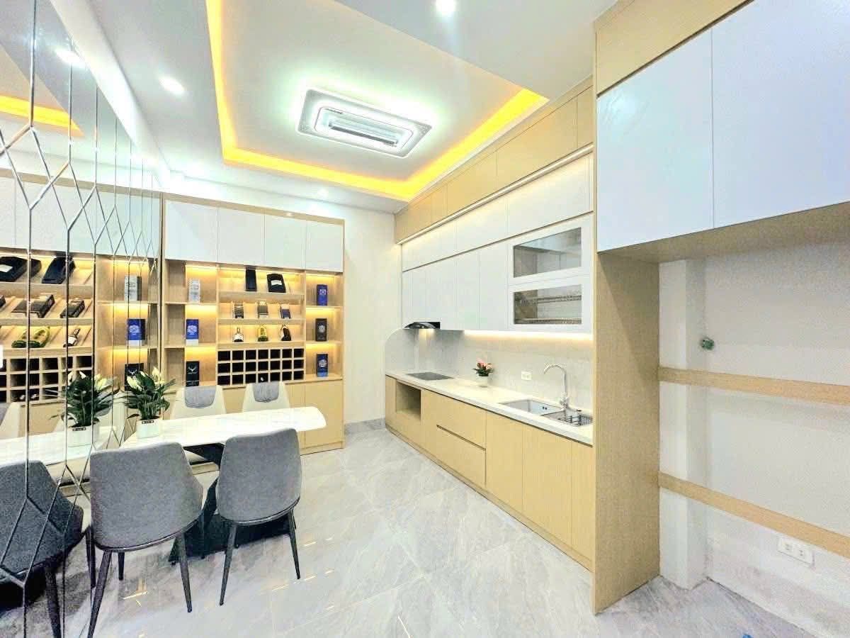 Bán Nhà Khương Hạ. Thanh Xuân. Ô Tô. DT 46m2. MT 3.4m. 5 Tầng. Giá 14.7 Tỷ