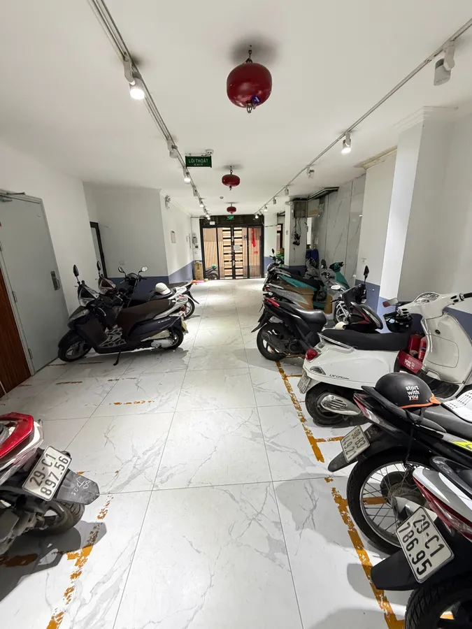 Bán Nhà Yên Hòa. Cầu Giấy. 8 Tầng Thang Máy. DT 135m2. MT 7m. Giá 39.7 Tỷ.