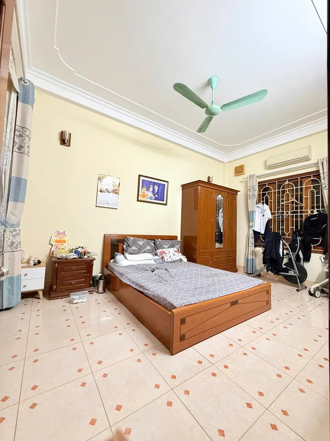 Bán Nhà Nguyễn Viết Xuân. Thanh Xuân. Lô Góc. Ô Tô. DT 75m2. MT 5m. 4 Tầng. Giá 23.9 Tỷ