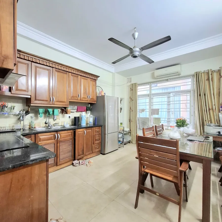 Bán Nhà Kim Giang. Hoàng Mai. Ô Tô. DT 56m2. MT 4.1m. 5 Tầng. Giá 21.4 Tỷ.