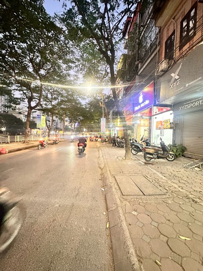 Bán Nhà Mặt Phố Vũ Tông Phan. Thanh Xuân. Ô Tô. Vỉa Hè. DT 82m2. 6 Tầng. Giá 44.6 Tỷ.