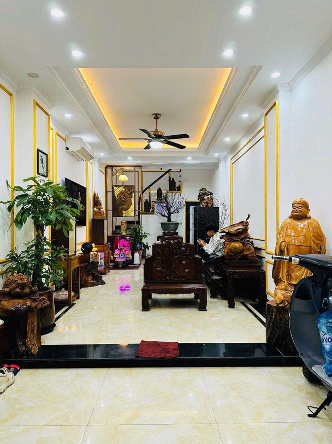 NHÀ ĐẸP Ở NGAY-30M RA MẶT PHỐ-NGÕ THÔNG-2 THOÁNG TRƯỚC SAU Lâm Du 47m2 X 6 Tầng X 12 tỷ Long Biên.