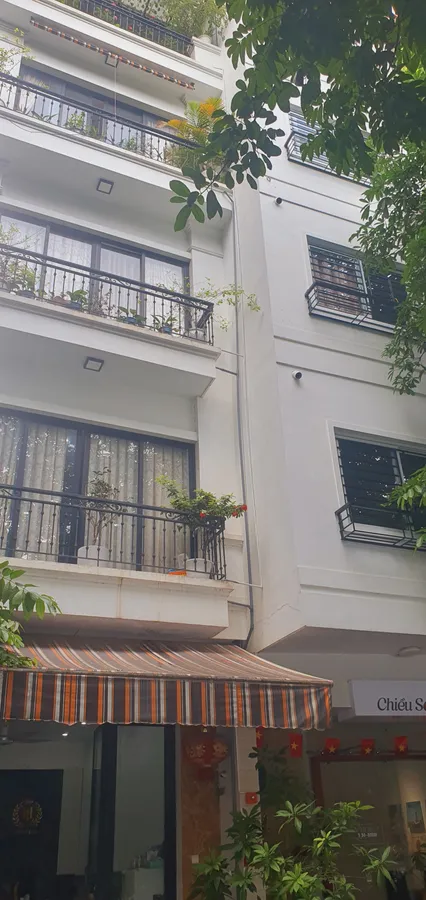 Bán Nhà Phố Khương Đình Lô Góc View Hồ 50m x 5 Tầng MT 5.2m K/D Giá Chào 30.5 Tỷ