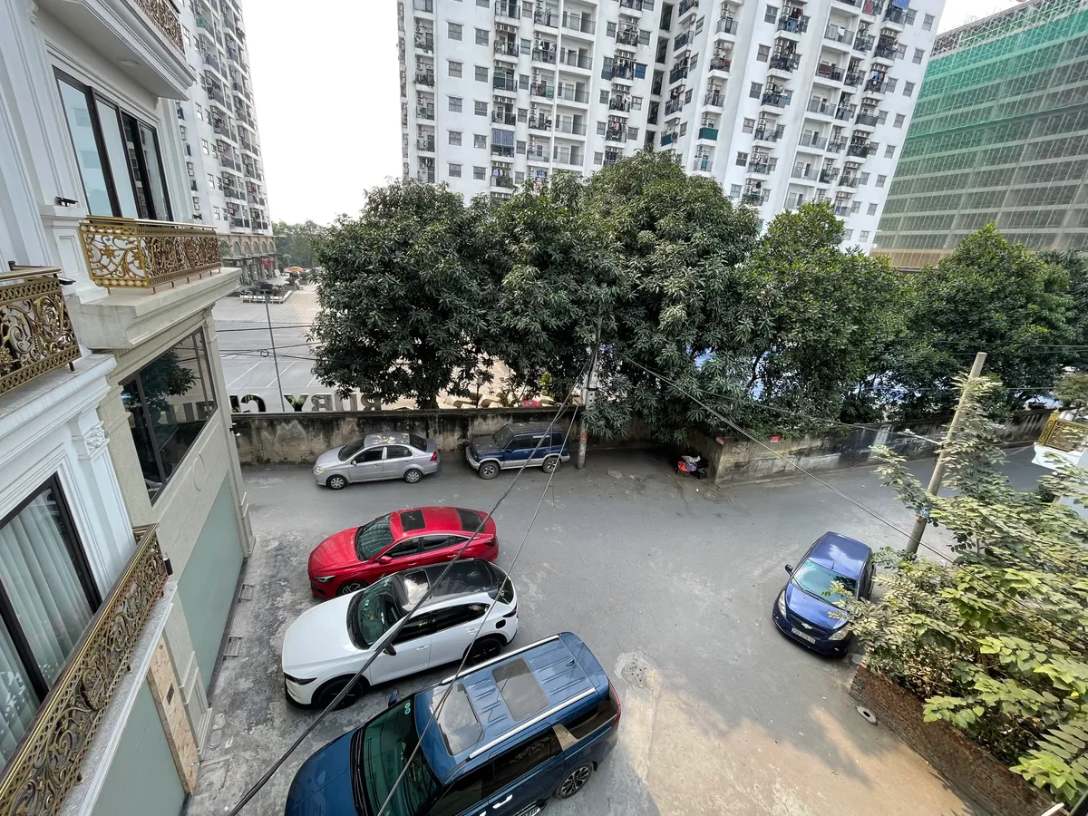 BAN NHÀ MỚI- FULL NỘI THẤT- Ô TÔ ĐỖ CỬA- VÀO NHÀ Phúc Lợi-Long Biên 15.5 tỷ.