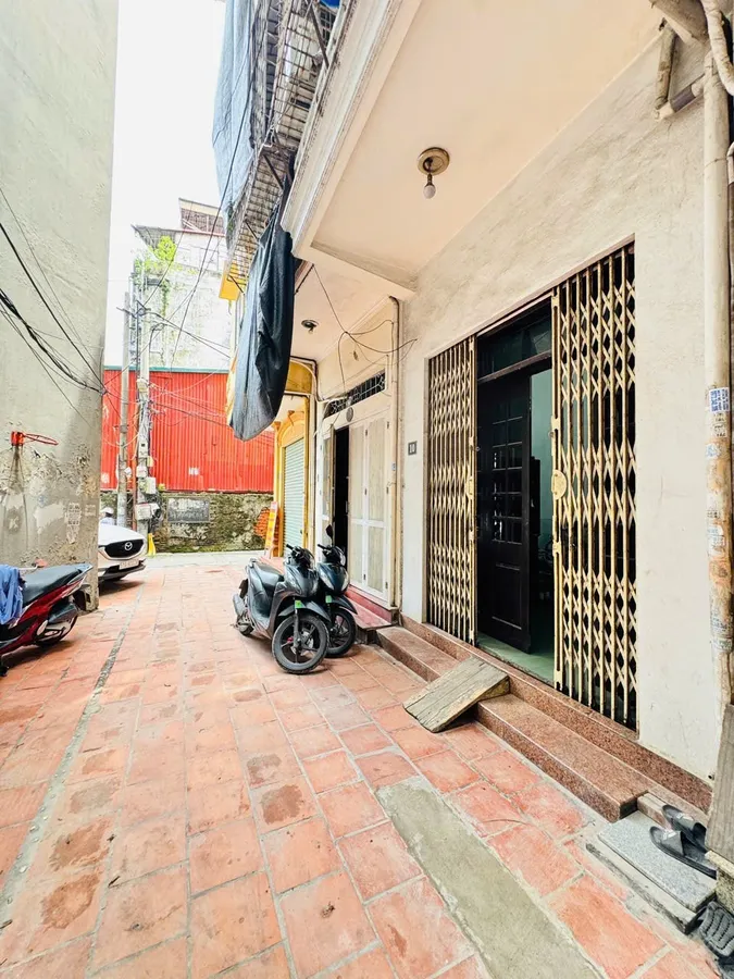 GIẢI PHÓNG – HOÀNG MAI | CÁCH MẶT PHỐ 1 NHÀ – Ô TÔ ĐỖ CỬA – NHÀ ĐẸP HIẾM