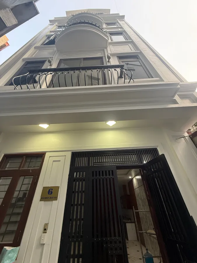 BÁN NHÀ MỚI- Ở LUÔN FULL NỘI THẤT Phố Thanh Am 60m2 X 5 Tầng X11.5 Tỷ Long Biên Hà Nội.