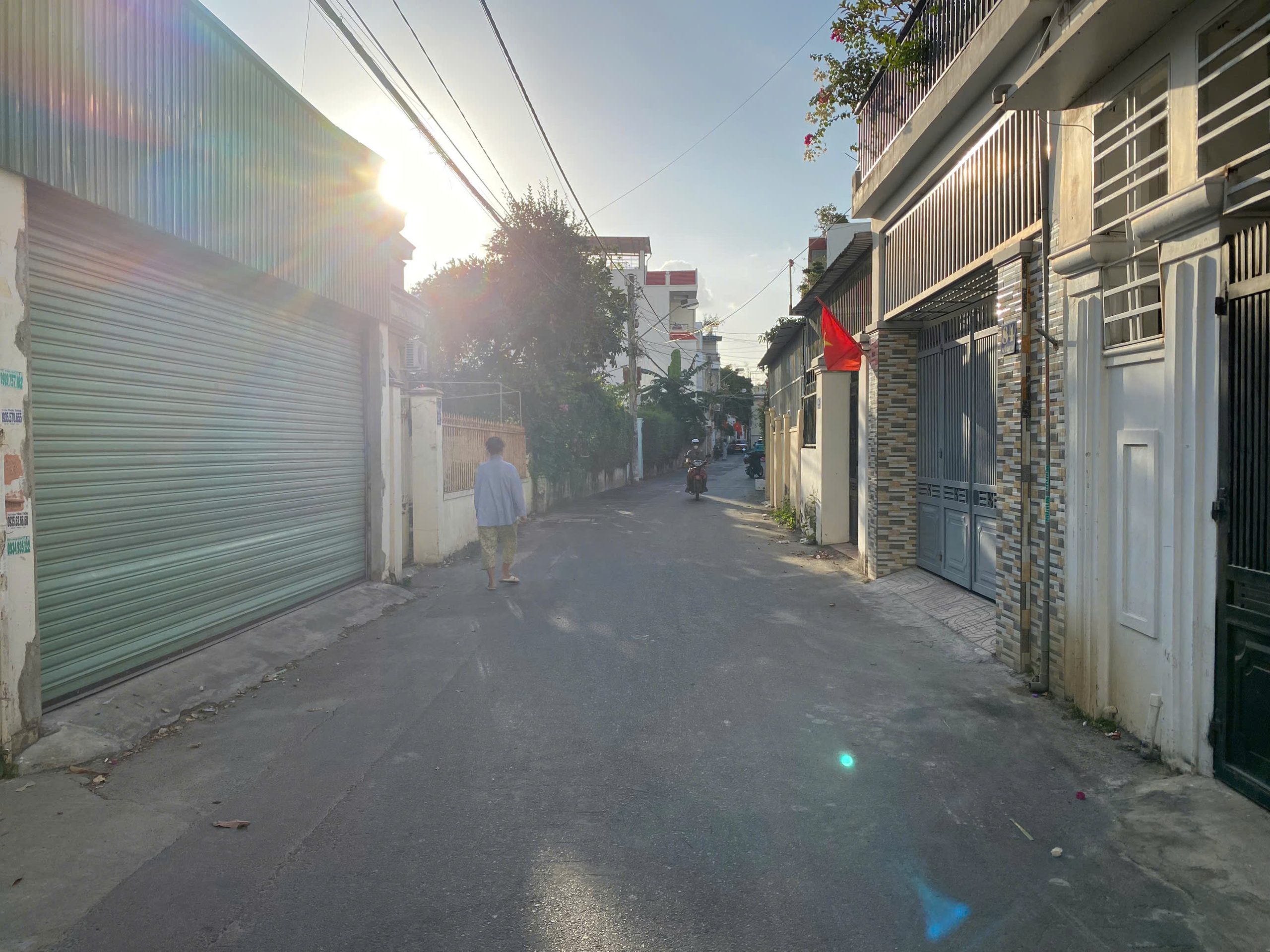 Bán nhà 2 tầng mặt tiền Nguyễn Khánh Toàn, cách biển 300m, giá 6,9 tỷ