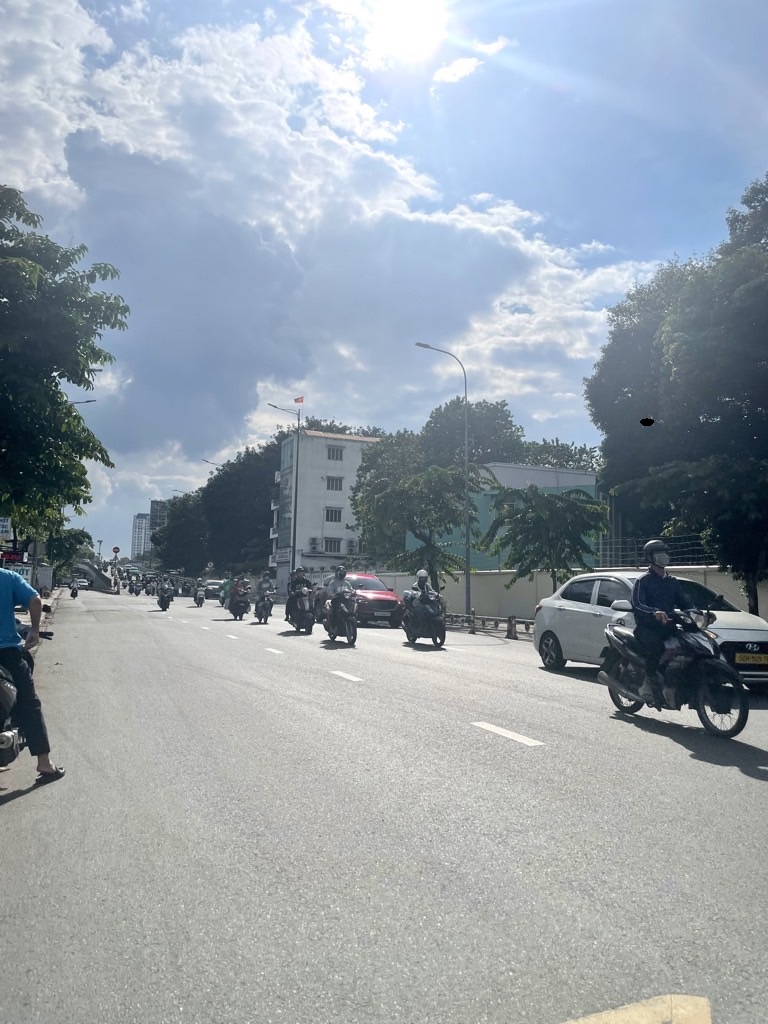 BÁN NHÀ MẶT TIỀN ĐƯỜNG SONG HÀNH, TĂNG NHƠN PHÚ A, THỦ ĐỨC – 350 M2 – SỔ HỒNG RIÊNG