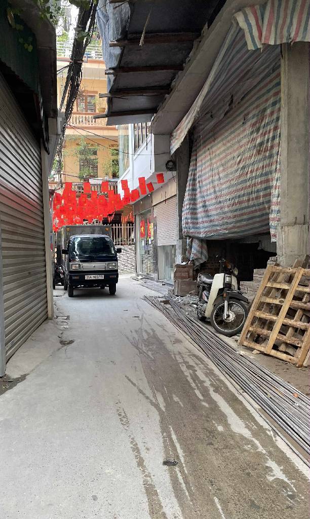 Bán gấp nhà Hồ Tùng Mậu – mặt tiền siêu rộng – 30m ra phố – một nhà ra ô tô – sát nhà ga tầu điện – giá nhỉnh 9 tỷ