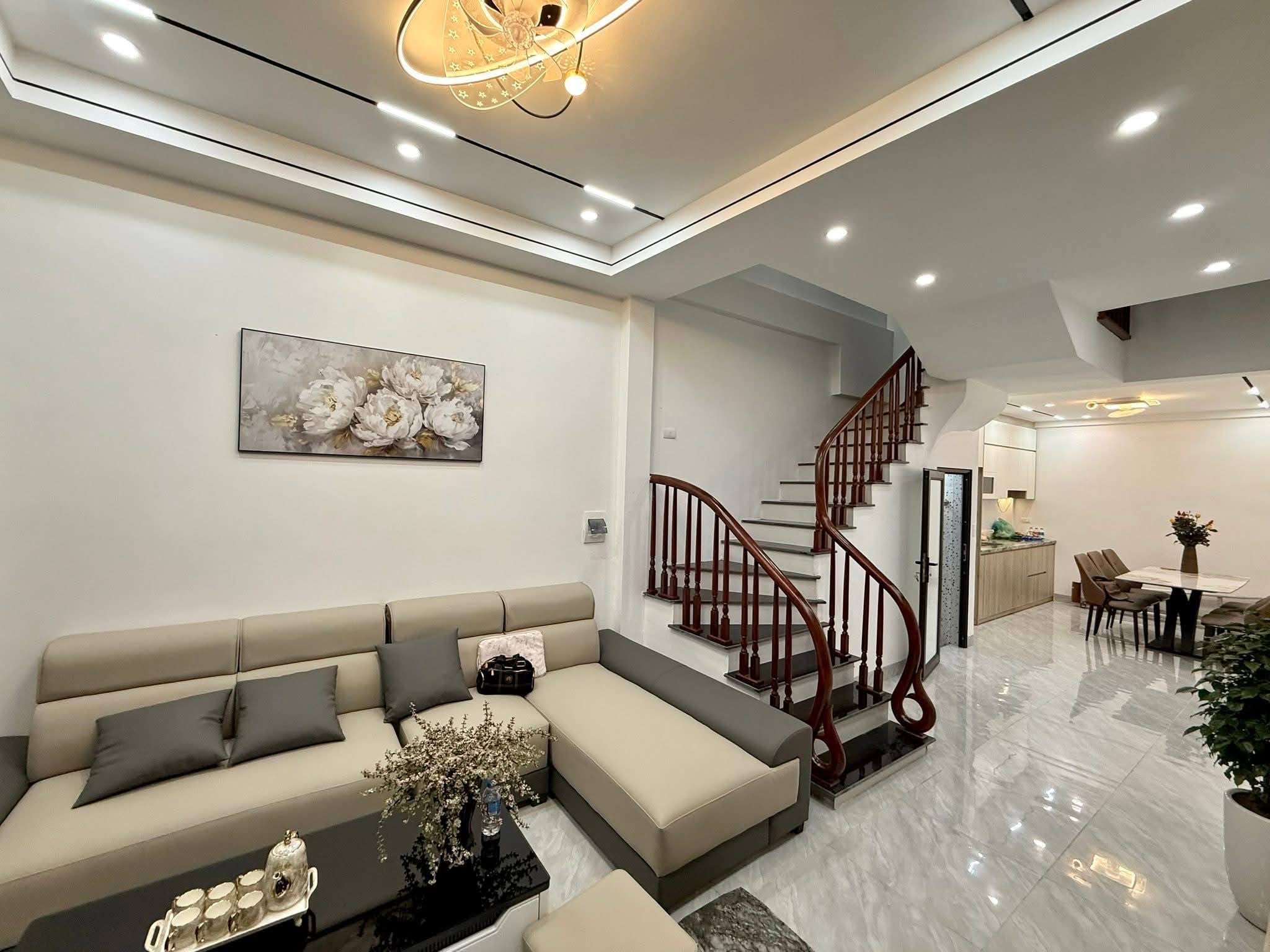 Phân lô Vũ Tông Phan-38m*5tầng- Ôtô-Ô chờ thang máy- Gần trường,chợ-Kinh doanh-11,8 tỷ