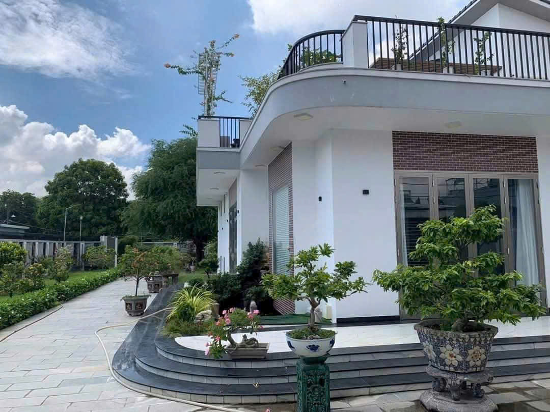 BIỆT THỰ GÓC 2 MT – THỚI TAM THÔN, HÓC MÔN – CHỦ NGỘP RA GẤP