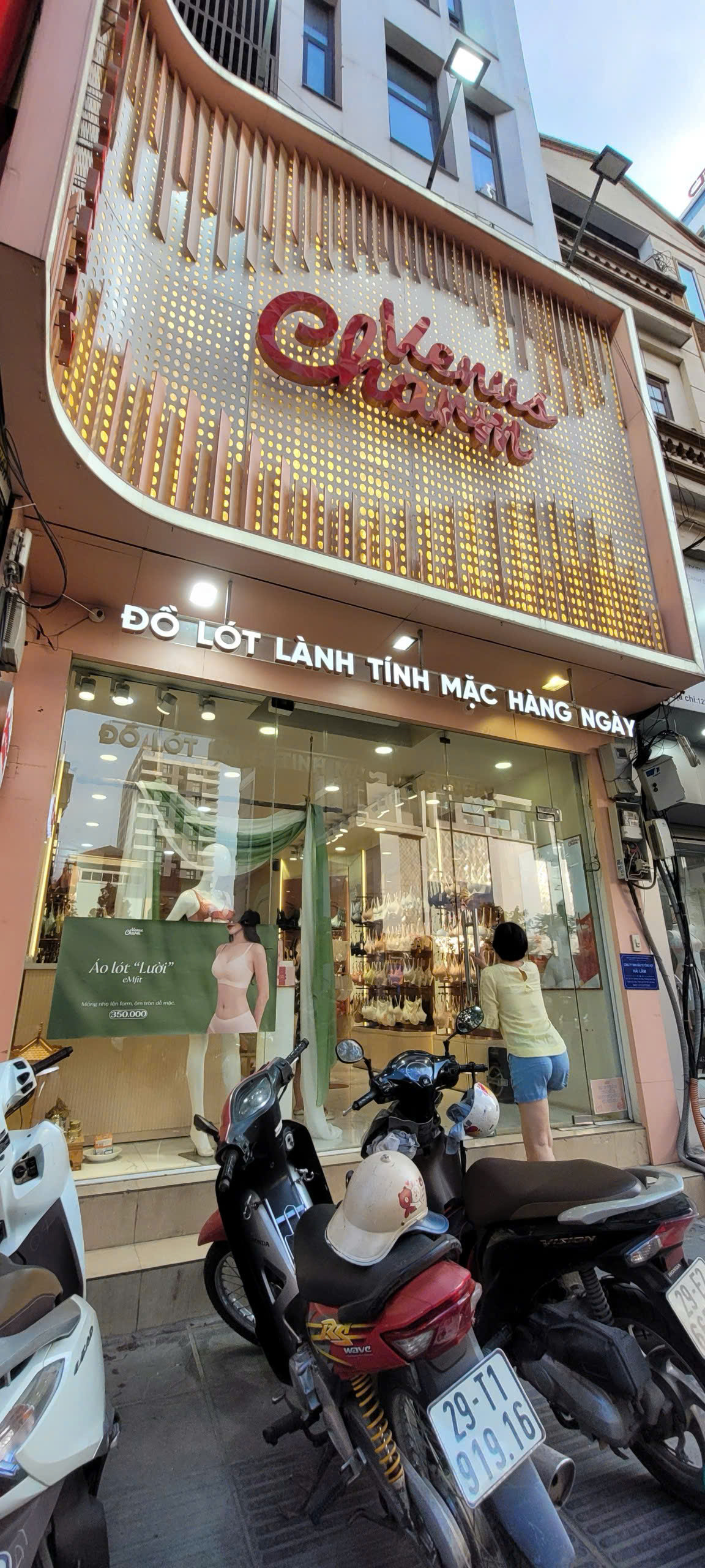 CHO THUÊ MẶT BẰNG KINH DOANH ĐẮC ĐỊA TẠI 121 ĐƯỜNG CẦU GIẤY – HÀ NỘI VỊ TRÍ KHÔNG THỂ TUYỆT HƠN