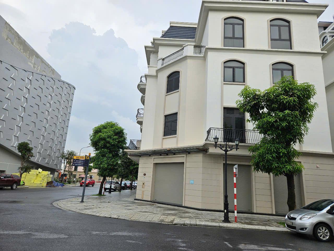 Cho thuê MTKD/SHOPHOUSE LÔ GÓC- đối diện Vincom Ocean Park2