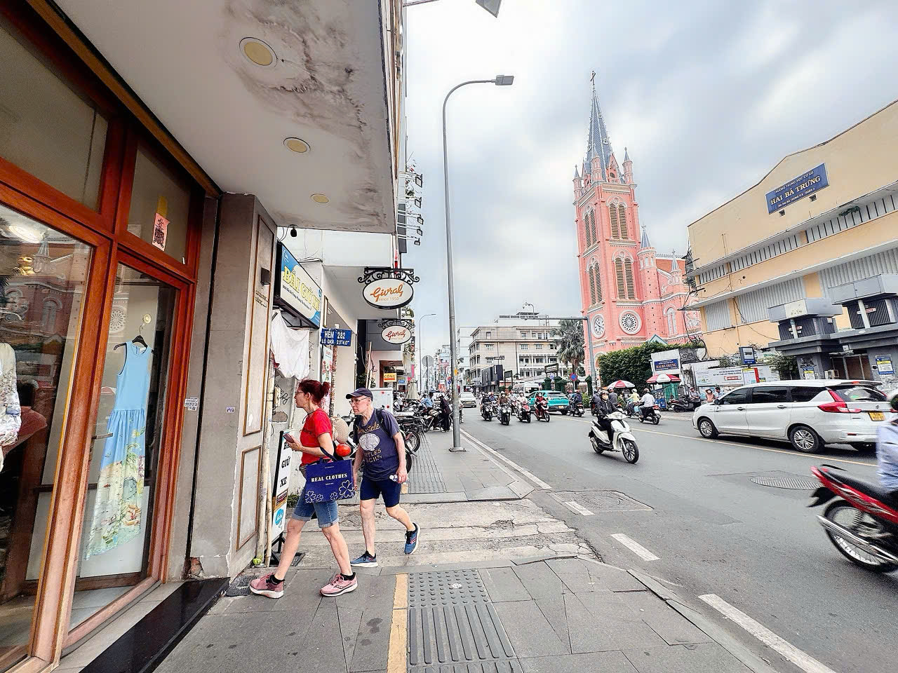 BÁN QUỸ ĐẤT SIÊU HIẾM - MT HỤT Đ.HAI BÀ TRƯNG, P.TÂN ĐỊNH, QUẬN 1 - NGANG 5M NỞ HẬU 7M * 32M VUÔNG ĐẸP - HDT ĐỀU