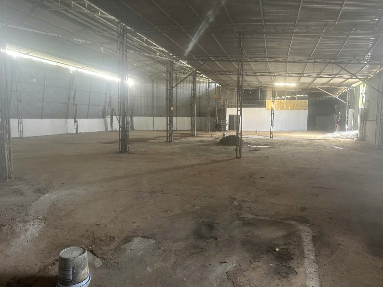 cho thuê kho xưởng tại Ninh Sở, Thường Tín, Hà Nội. Diện tích 1100m khung thép hộp, xưởng cao 7m xe container đỗ cửa