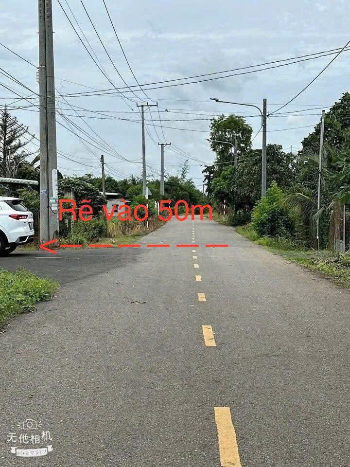 1000m với chiều ngang 30m . Khu dân cư tại láng dài đất đỏ . Giá chỉ 750tr có bớt